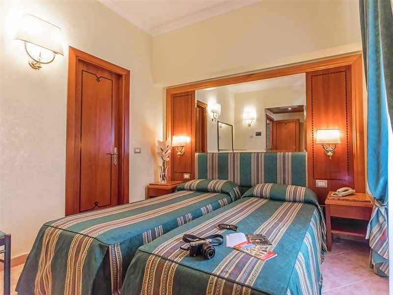 Raeli Hotel Lux Rome Exterior photo