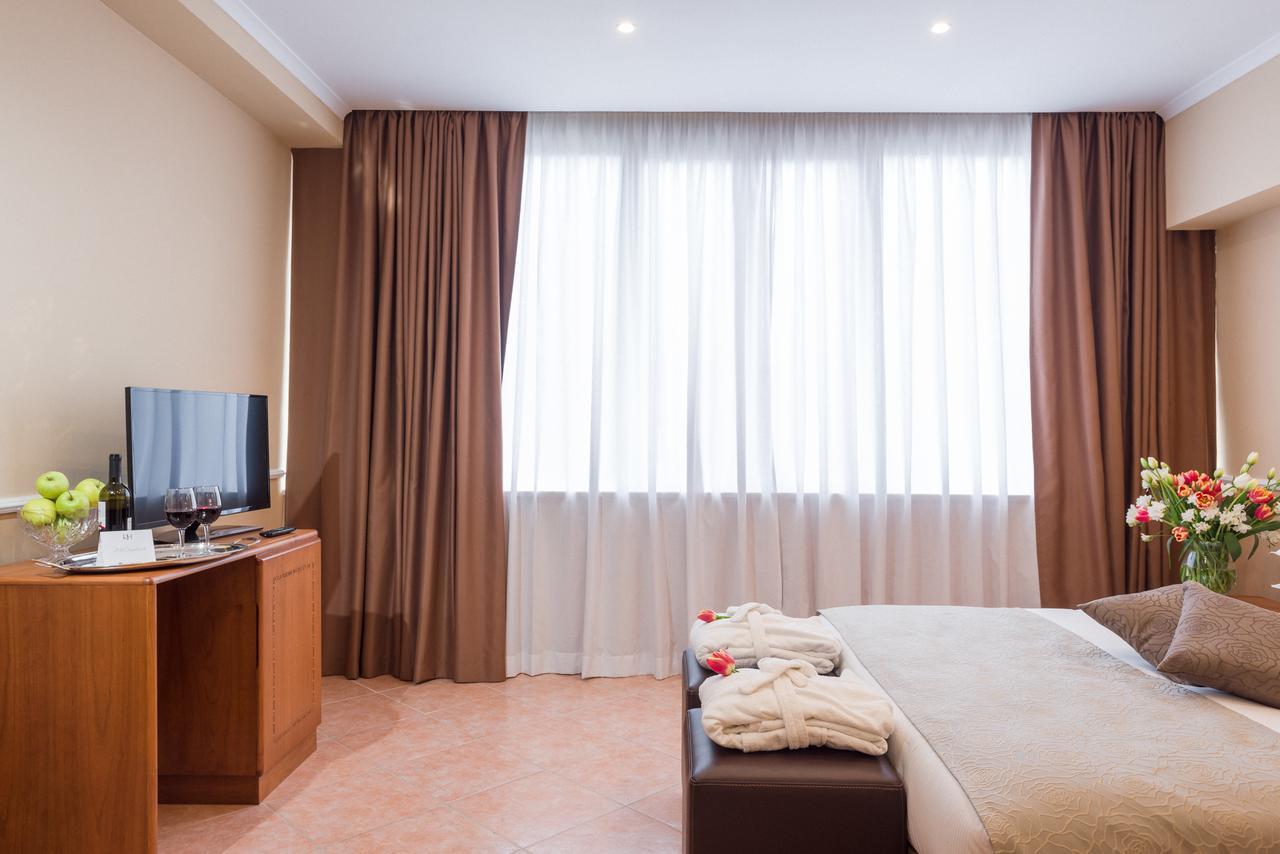 Raeli Hotel Lux Rome Exterior photo