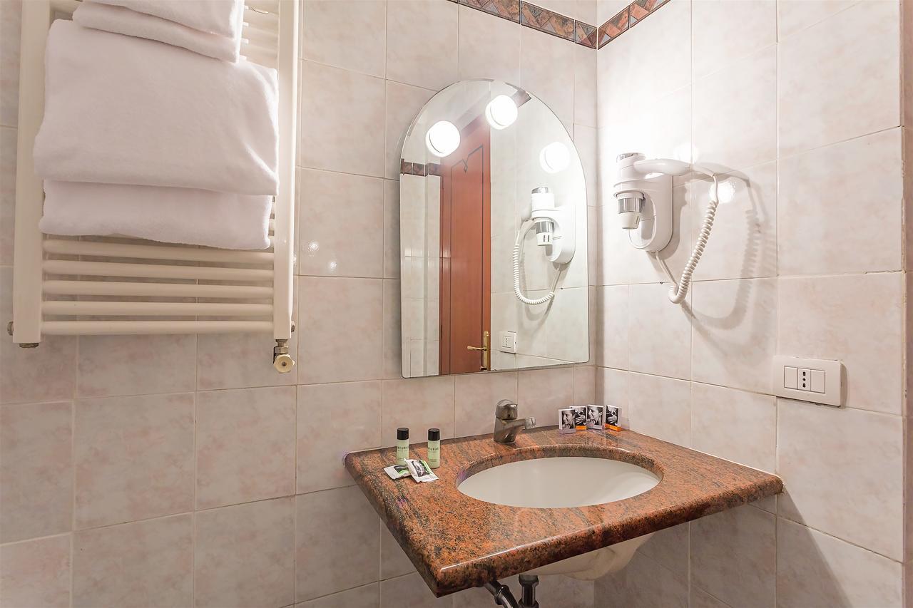 Raeli Hotel Lux Rome Exterior photo