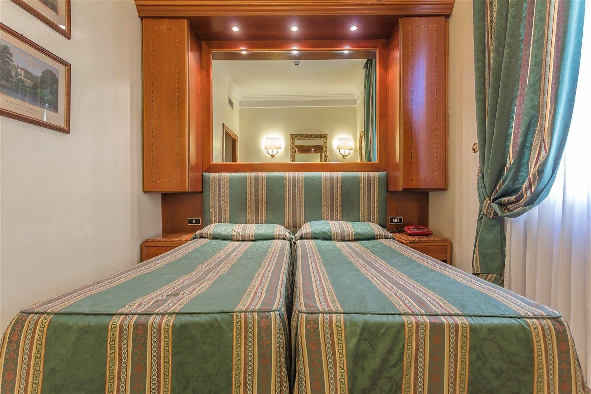 Raeli Hotel Lux Rome Exterior photo