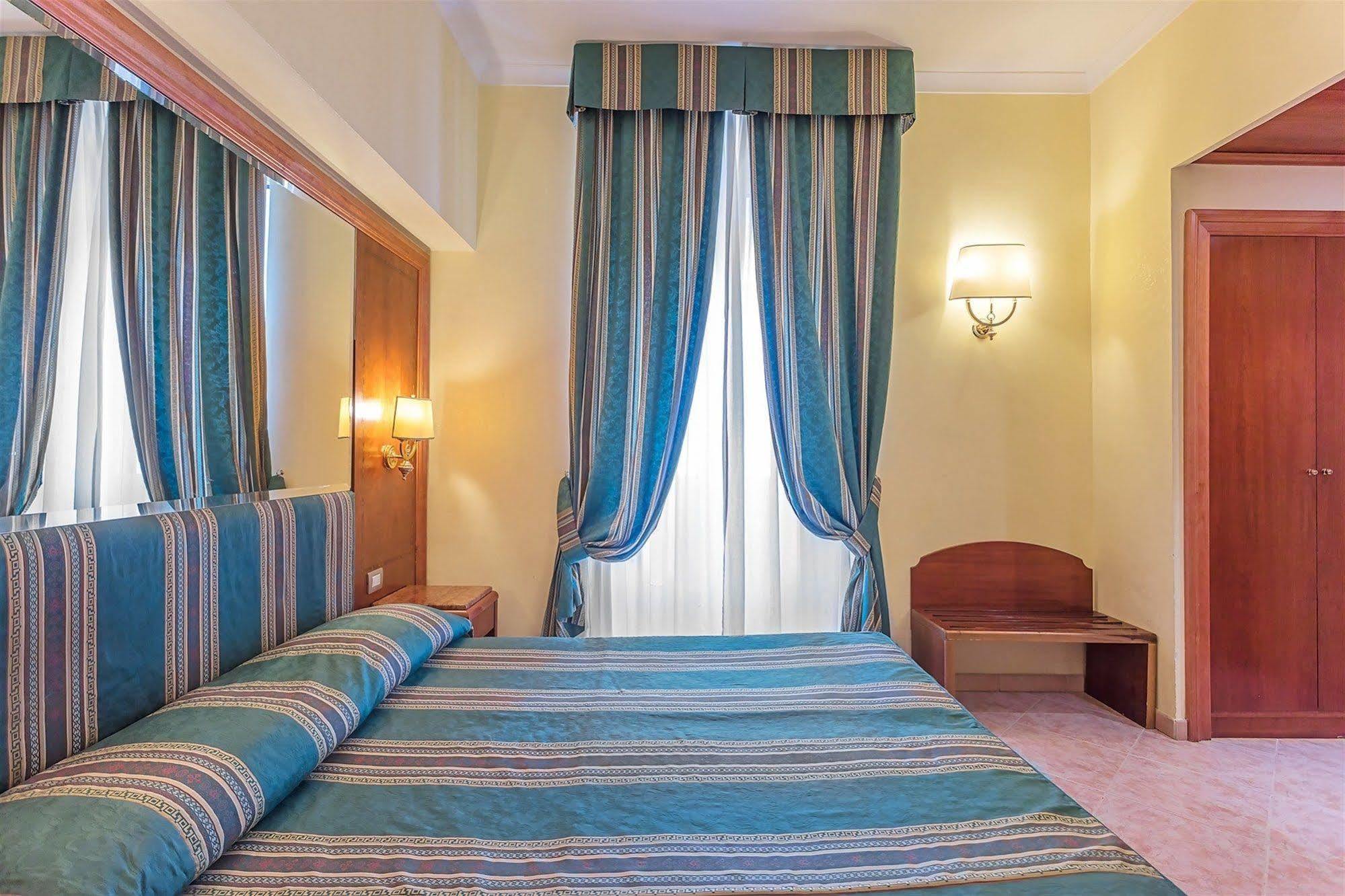 Raeli Hotel Lux Rome Exterior photo